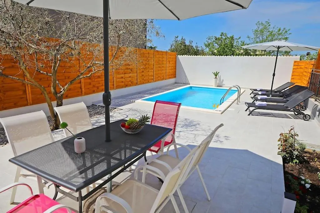 Luxury Apartment Petra With Private Pool Zadar 0*,