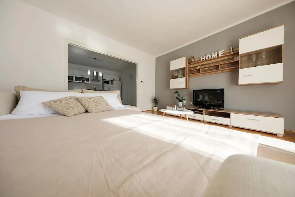 Luxury Apartment Petra With Private Pool Zadar