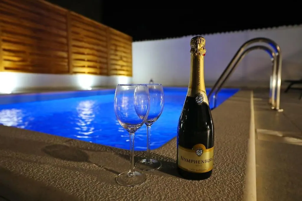 Luxury Apartment Petra With Private Pool Zadar