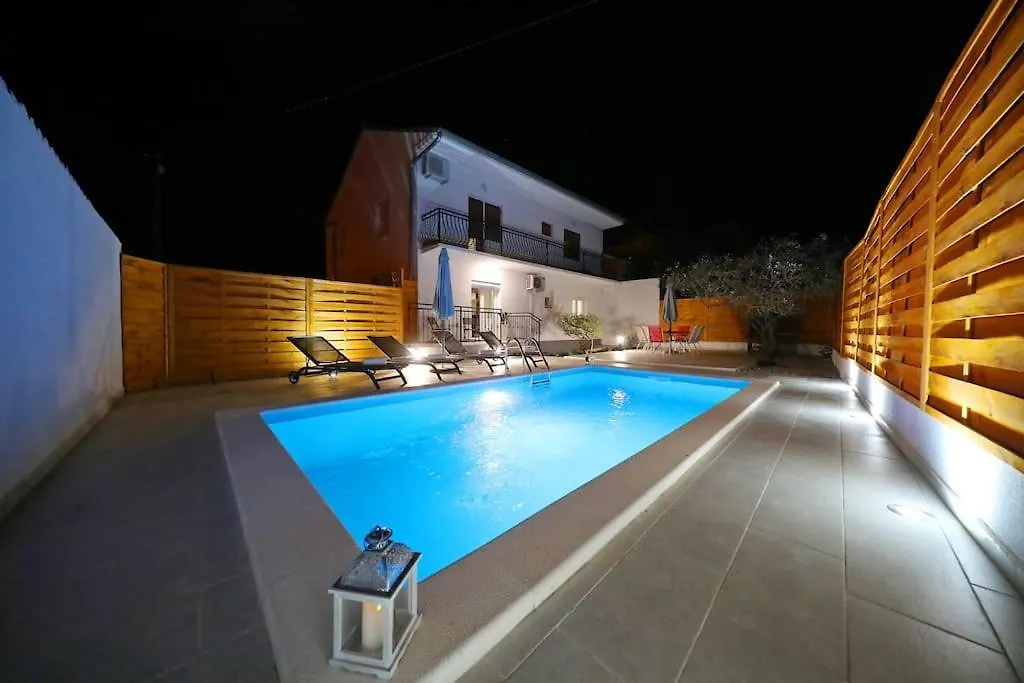 Luxury Apartment Petra With Private Pool Zadar