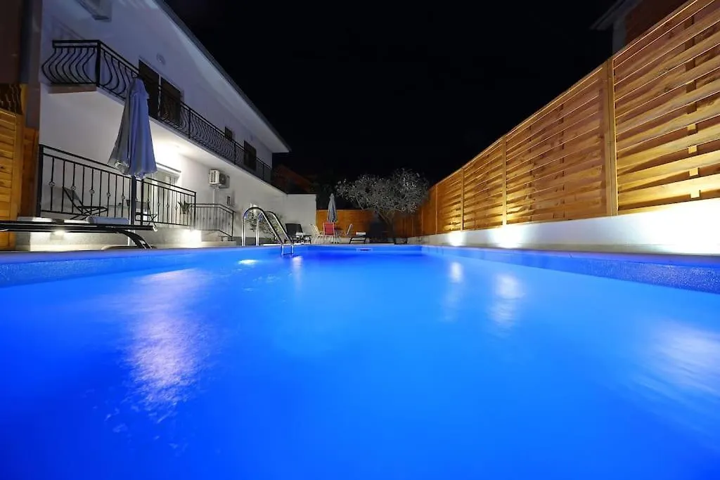 Luxury Apartment Petra With Private Pool Zadar 0*,